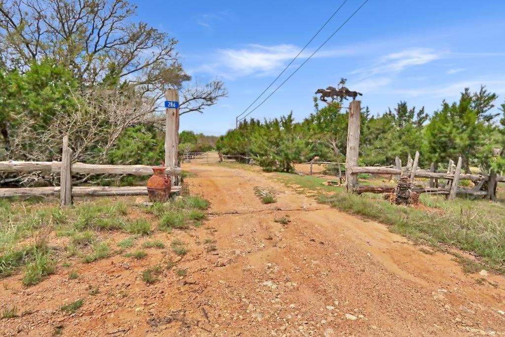 Вилла Three Horses Ranch Джонсон-Сити Экстерьер фото
